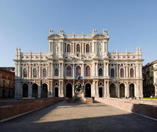 Palazzo Carignano vista piazza Carlo Alberto